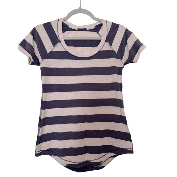 Lululemon Athletica Blue and White Fitted Short Sleeve Tee size 4 - Picture 1 of 4